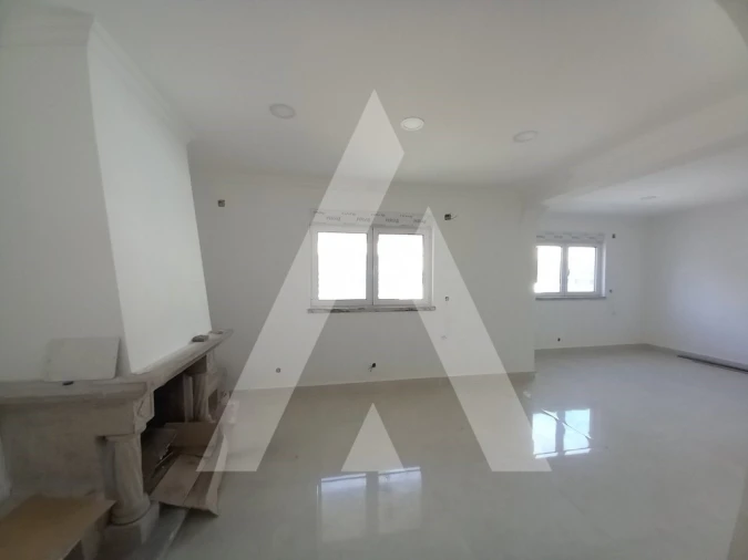 Moradia T3 para Venda em Corroios Foto 5