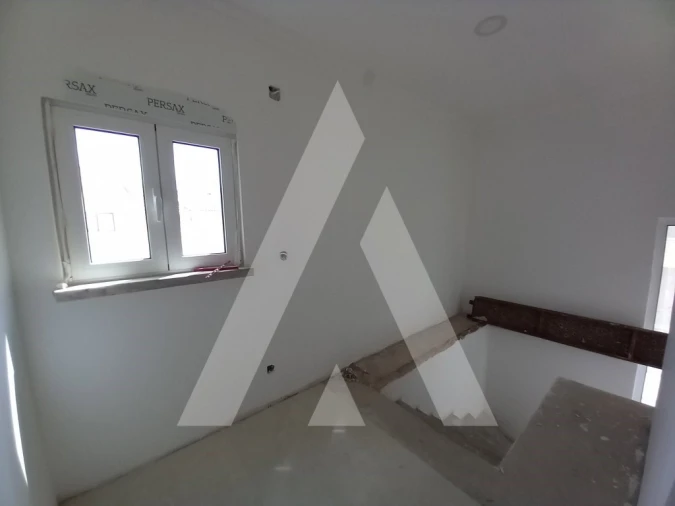 Moradia T3 para Venda em Corroios Foto 33