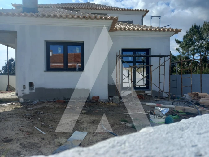 Moradia T4 para Venda em Fernao Ferro Foto 2