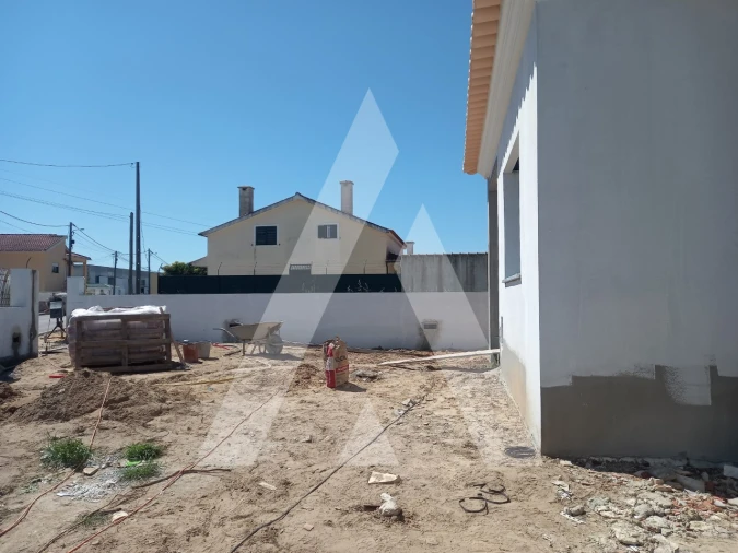 Moradia T4 para Venda em Fernao Ferro Foto 32