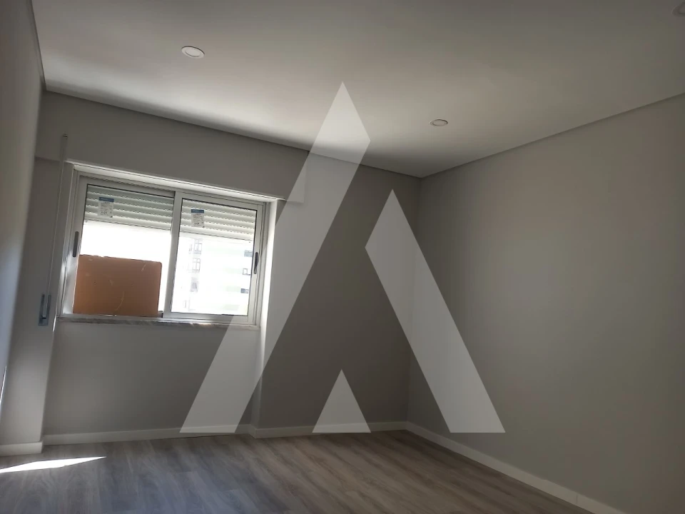 Apartamento T2 para Venda em Seixal, Arrentela e Aldeia de Paio Pires Foto 10