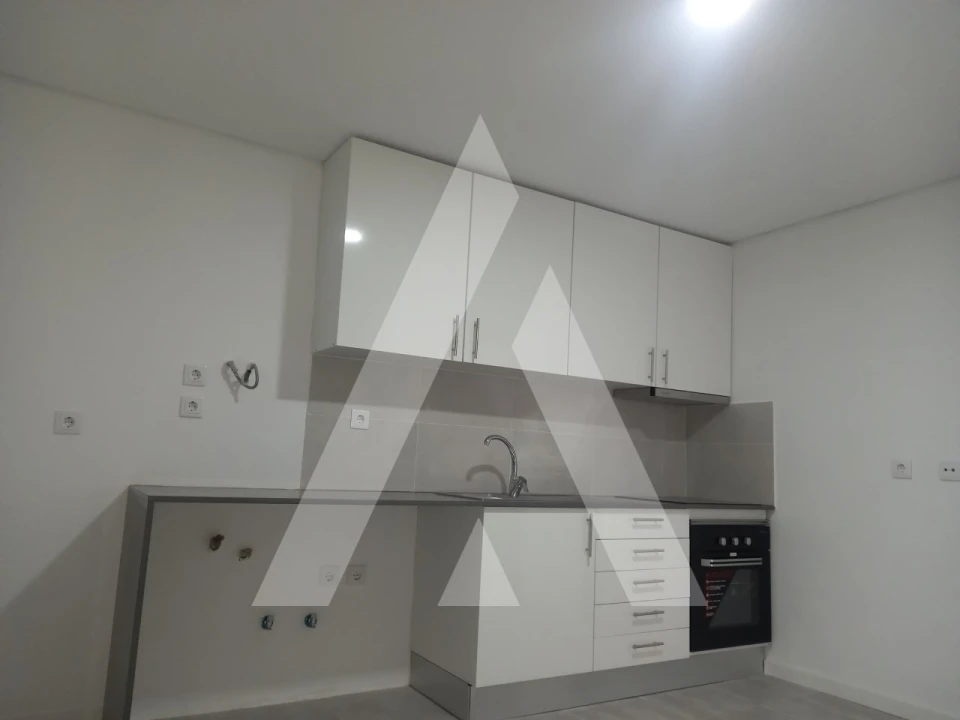 Apartamento T2 para Venda em Seixal, Arrentela e Aldeia de Paio Pires Foto 2