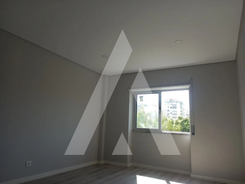 Apartamento T2 para Venda em Seixal, Arrentela e Aldeia de Paio Pires Foto 14