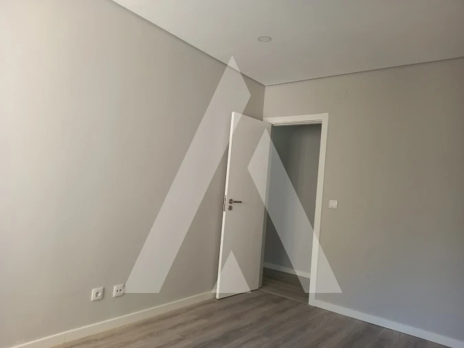 Apartamento T2 para Venda em Seixal, Arrentela e Aldeia de Paio Pires Foto 9