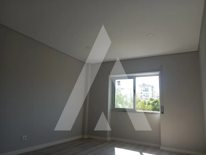 Apartamento T2 para Venda em Seixal, Arrentela e Aldeia de Paio Pires Foto 14