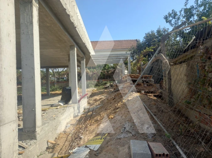 Moradia T4 para Venda em Fernao Ferro Foto 3