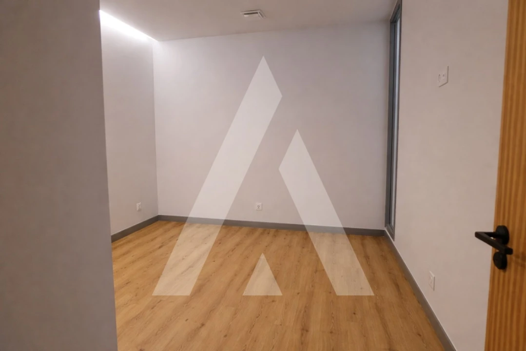 Apartamento T1 para Venda em Sé Nova, Santa Cruz, Almedina e São Bartolomeu Foto 9