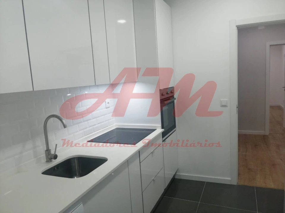 Apartamento T3 para Venda em Queluz e Belas Foto 4