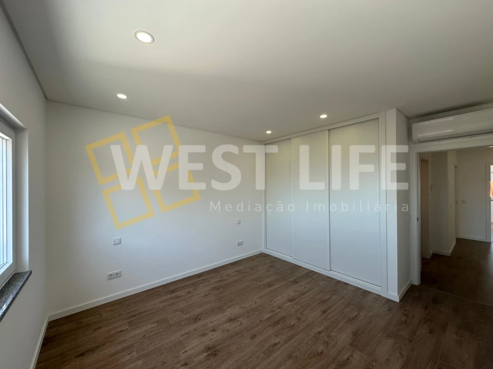 Moradia T4 para Venda em Lourinhã e Atalaia Foto 11