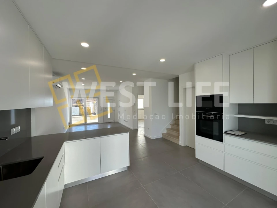 Moradia T4 para Venda em Lourinhã e Atalaia Foto 32