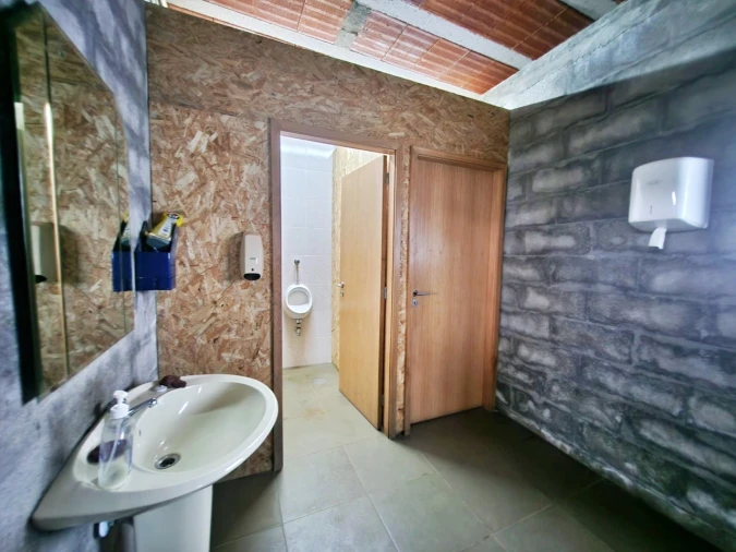 Armazém para Arrendamento em Guilhabreu Foto 7