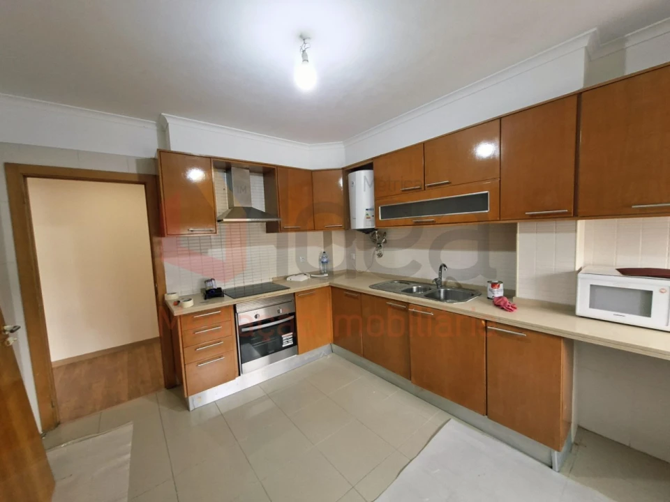 Apartamento T3 para Venda em Rio de Mouro Foto 1