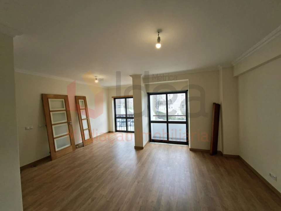 Apartamento T3 para Venda em Rio de Mouro Foto 4