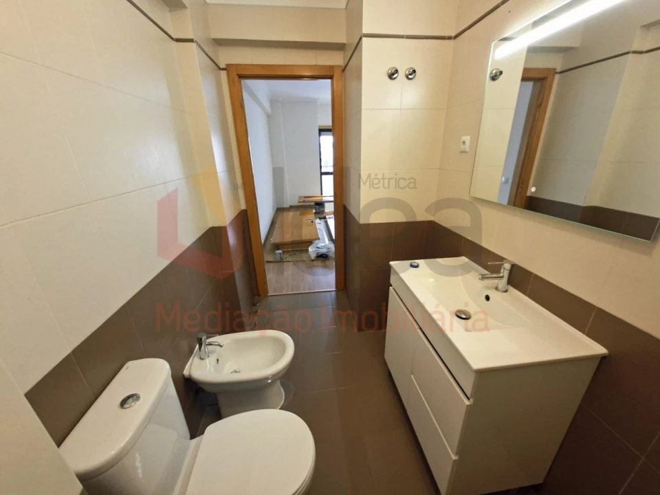 Apartamento T3 para Venda em Rio de Mouro Foto 12