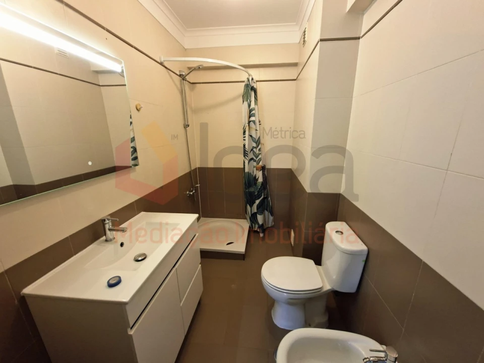 Apartamento T3 para Venda em Rio de Mouro Foto 13