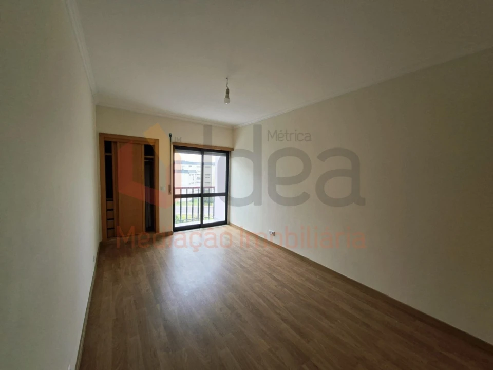 Apartamento T3 para Venda em Rio de Mouro Foto 10