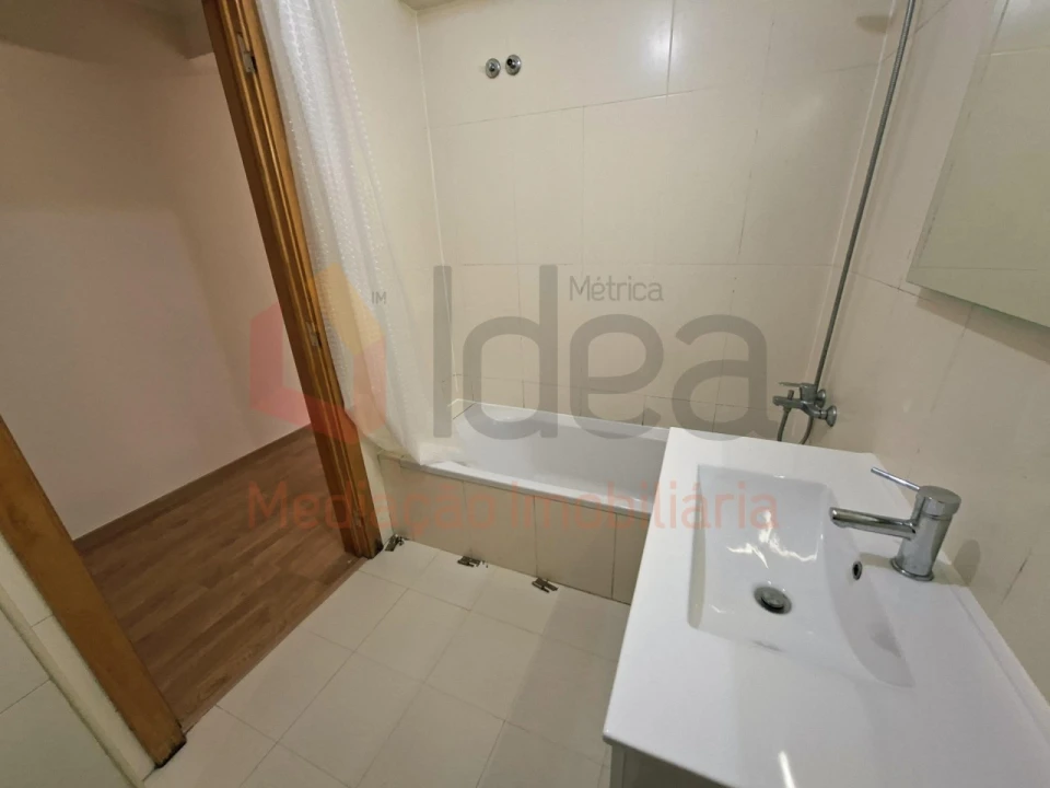 Apartamento T3 para Venda em Rio de Mouro Foto 20