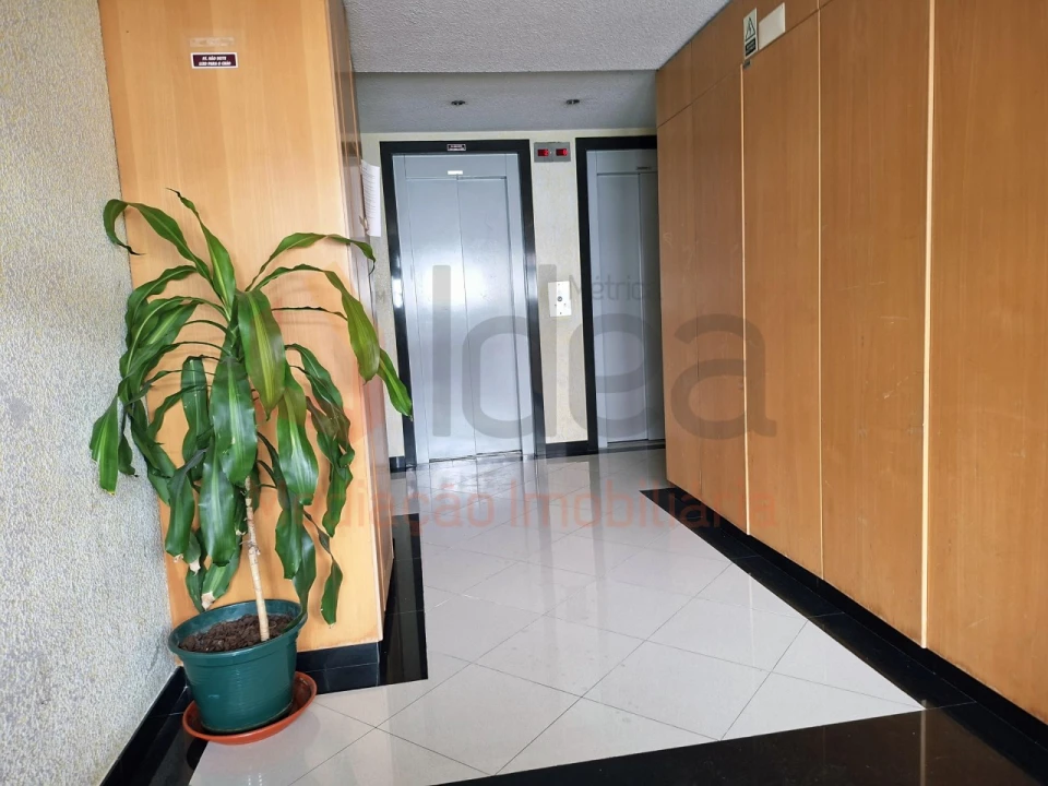 Apartamento T3 para Venda em Rio de Mouro Foto 25