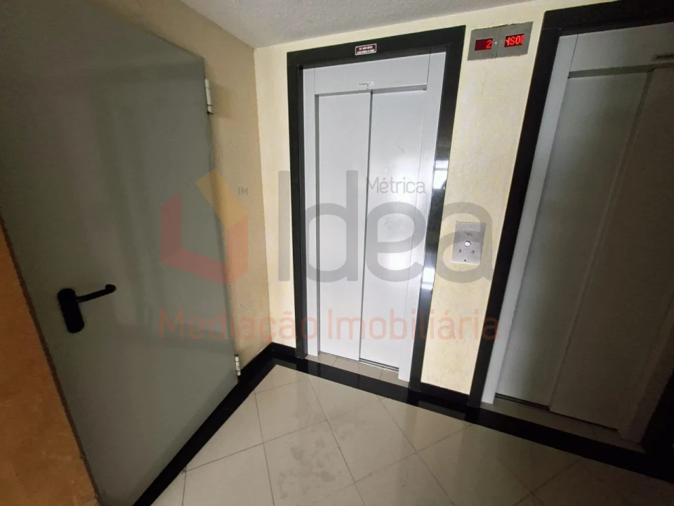 Apartamento T3 para Venda em Rio de Mouro Foto 24