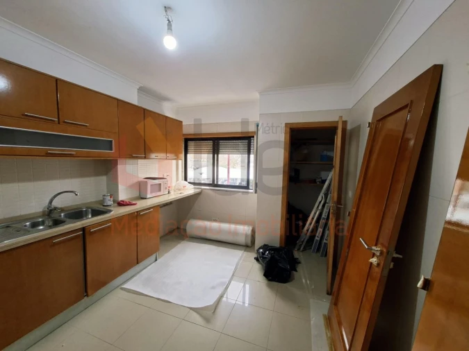 Apartamento T3 para Venda em Rio de Mouro Foto 2