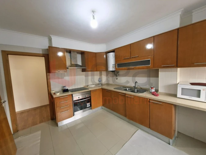 Apartamento T3 para Venda em Rio de Mouro Foto 1