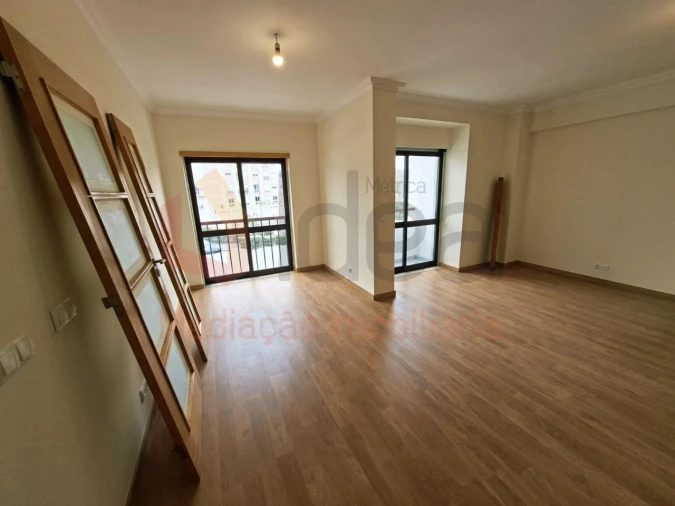 Apartamento T3 para Venda em Rio de Mouro Foto 6