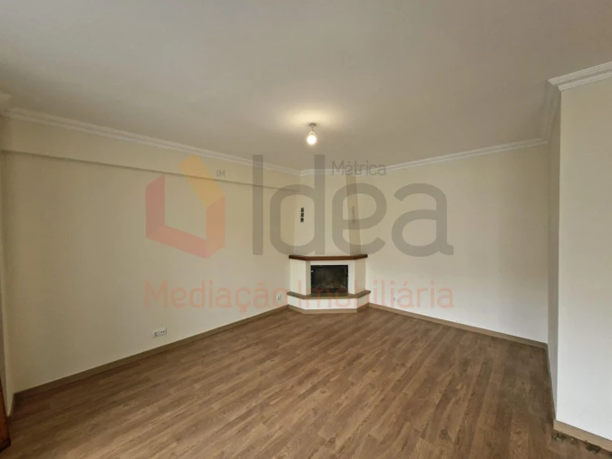 Apartamento T3 para Venda em Rio de Mouro Foto 5