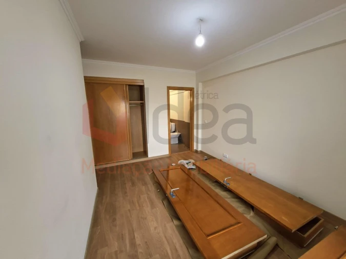 Apartamento T3 para Venda em Rio de Mouro Foto 11
