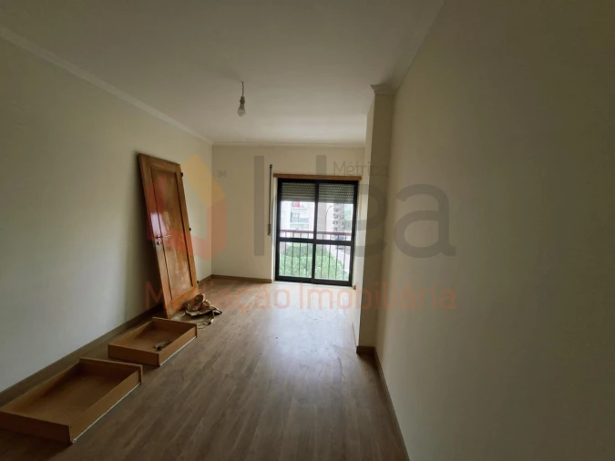 Apartamento T3 para Venda em Rio de Mouro Foto 18