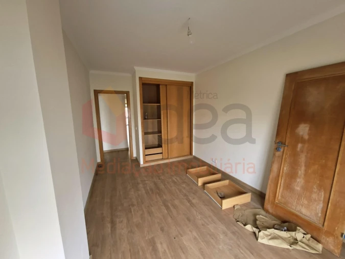 Apartamento T3 para Venda em Rio de Mouro Foto 17