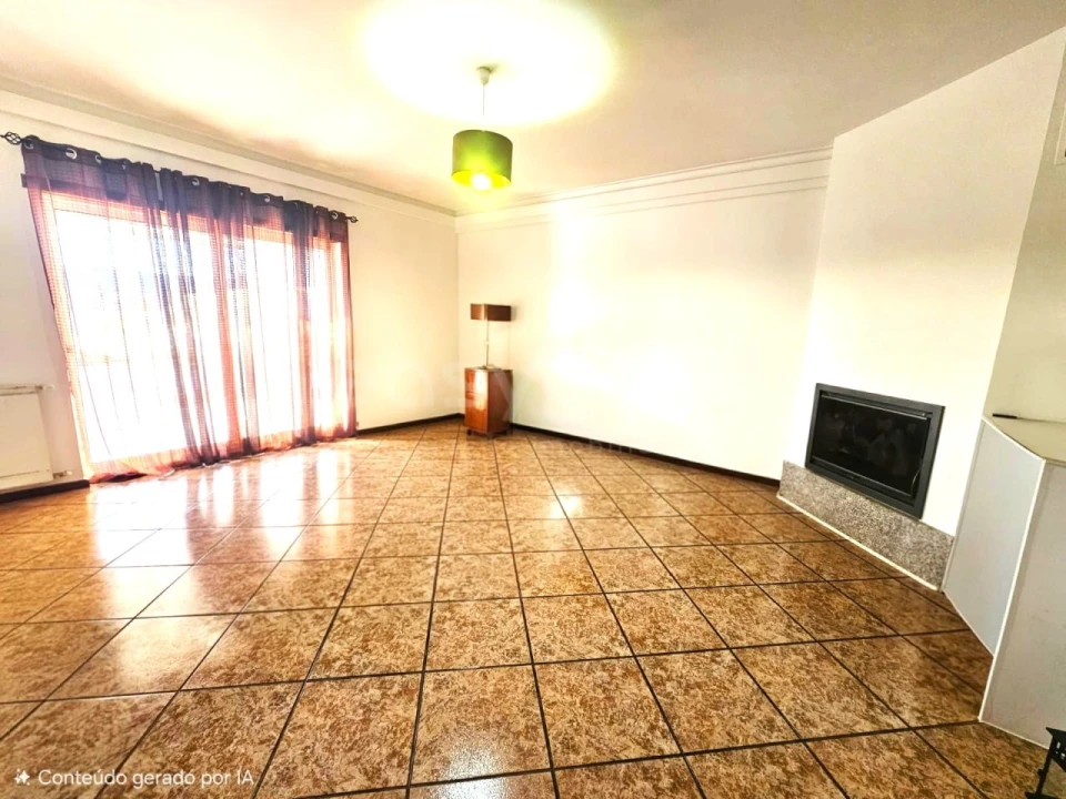 Apartamento T4 para Venda em Abraveses Foto 1