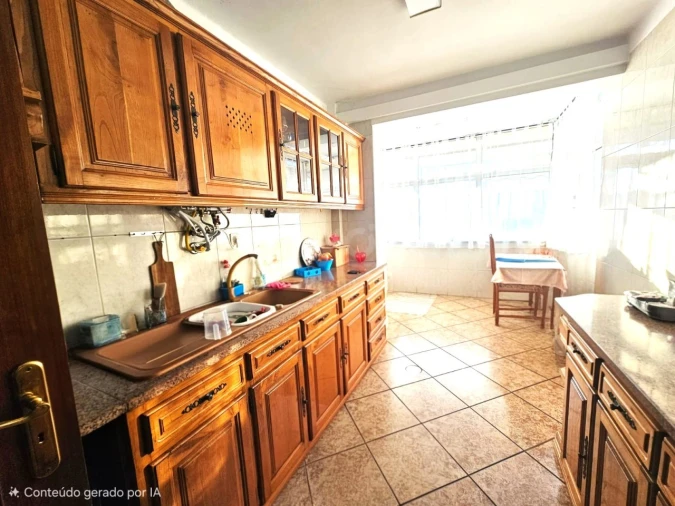 Apartamento T4 para Venda em Abraveses Foto 4
