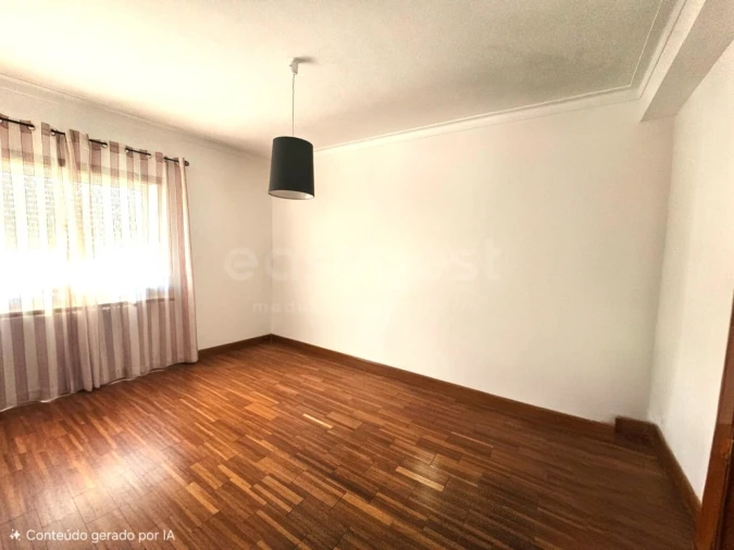 Apartamento T4 para Venda em Abraveses Foto 9
