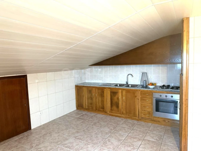 Apartamento T4 para Venda em Abraveses Foto 14