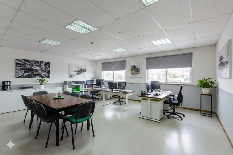 Negócio para Arrendamento em Santa Maria e São Miguel, São Martinho, São Pedro Penaferrim Foto 4