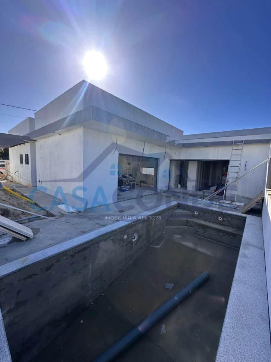 Moradia T3 para Venda em Fernao Ferro Foto 1