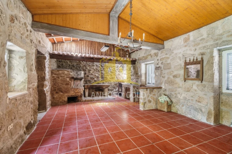 Moradia T4 para Venda em Lago Foto 18