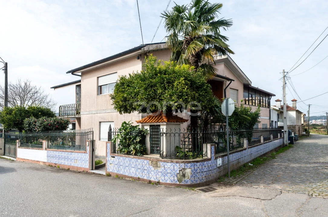 Moradia T7 para Venda em Campo e Sobrado Foto 1