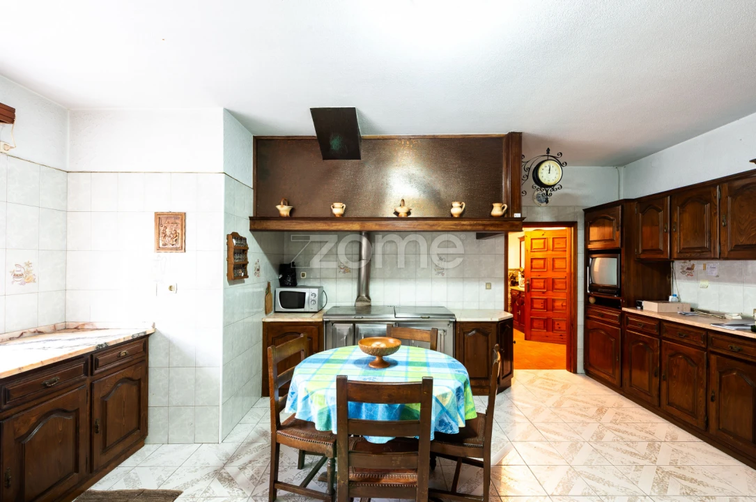 Moradia T7 para Venda em Campo e Sobrado Foto 12