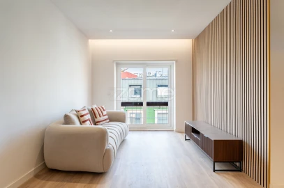 Apartamento T2 para Arrendamento em Cedofeita, Santo Ildefonso, Sé, Miragaia, São Nicolau e Vitória