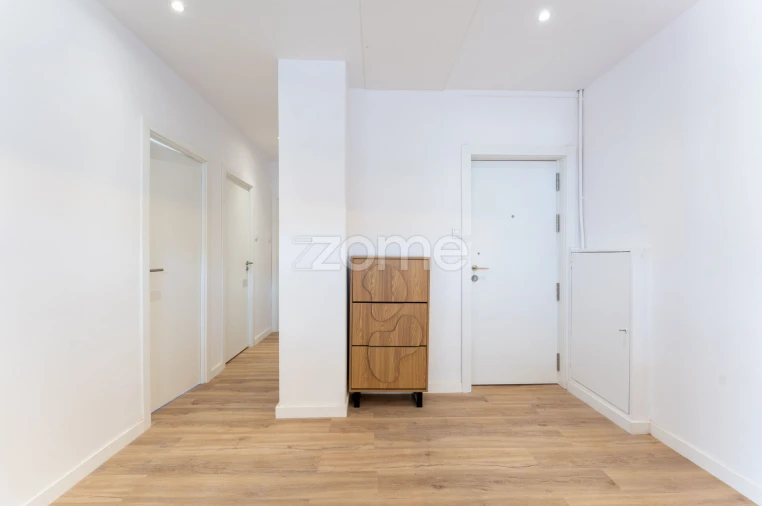 Apartamento T2 para Arrendamento em Cedofeita, Santo Ildefonso, Sé, Miragaia, São Nicolau e Vitória Foto 4