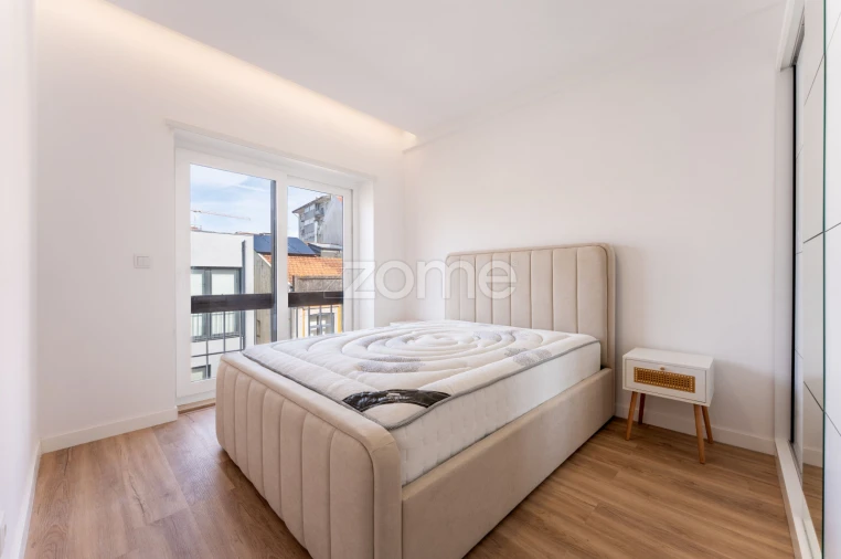 Apartamento T2 para Arrendamento em Cedofeita, Santo Ildefonso, Sé, Miragaia, São Nicolau e Vitória Foto 11