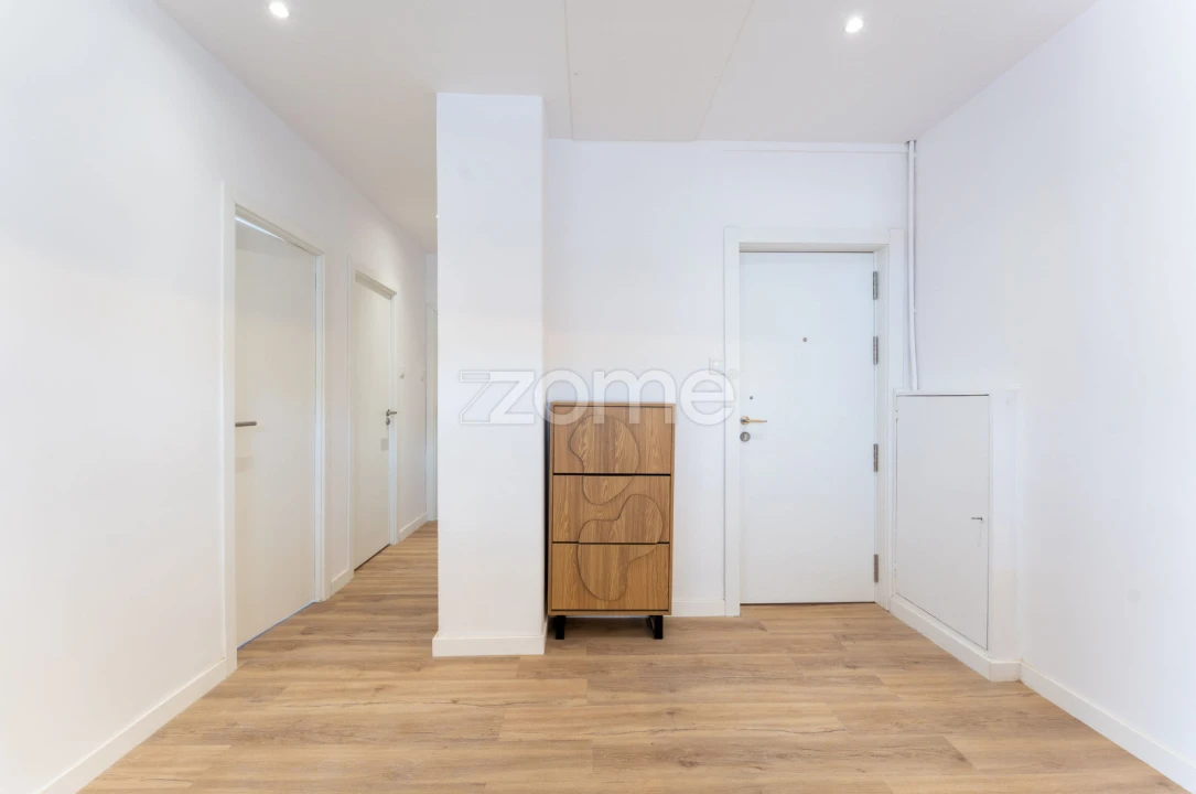Apartamento T2 para Arrendamento em Cedofeita, Santo Ildefonso, Sé, Miragaia, São Nicolau e Vitória Foto 4