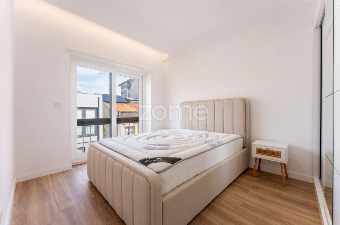 Apartamento T2 para Arrendamento em Cedofeita, Santo Ildefonso, Sé, Miragaia, São Nicolau e Vitória Foto 11