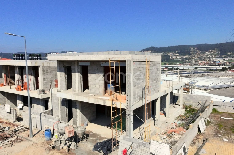 Moradia T3 para Venda em Vale (São Cosme), Telhado e Portela Foto 10