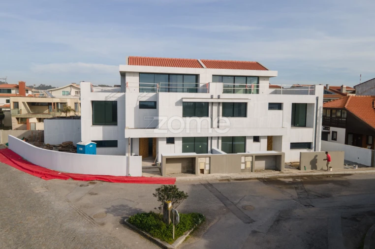 Moradia T4 para Venda em Perafita, Lavra e Santa Cruz do Bispo Foto 3