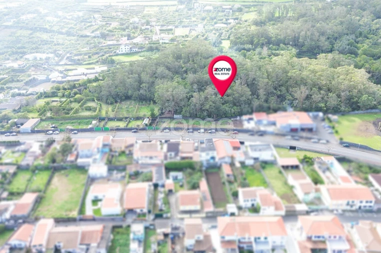 Terreno para Venda em Rabo de Peixe Foto 3