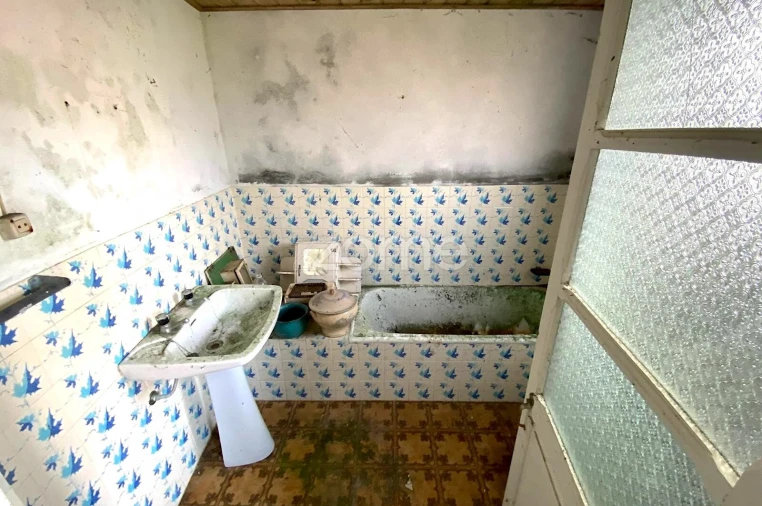 Moradia T2 para Venda em Povoação Foto 10