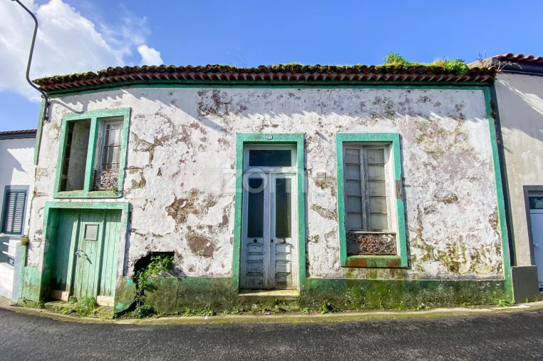 Moradia T2 para Venda em Povoação Foto 2