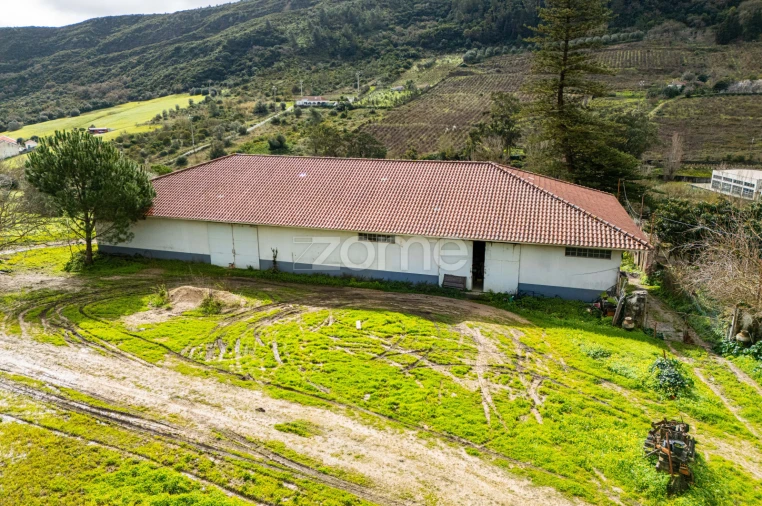 Terreno Comércio / Armazém para Venda em Alverca do Ribatejo e Sobralinho Foto 2